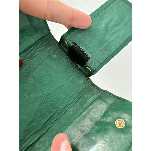 Chanel Green Caviar Logo Key Holder - Picture 11 of 13